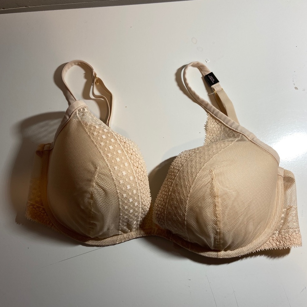 Vs Bras - image 1